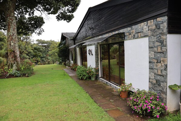 Exterior detail - Charming bed & breakfast with WiFi and AC in soothing Vumba Room #1 (Vumba)