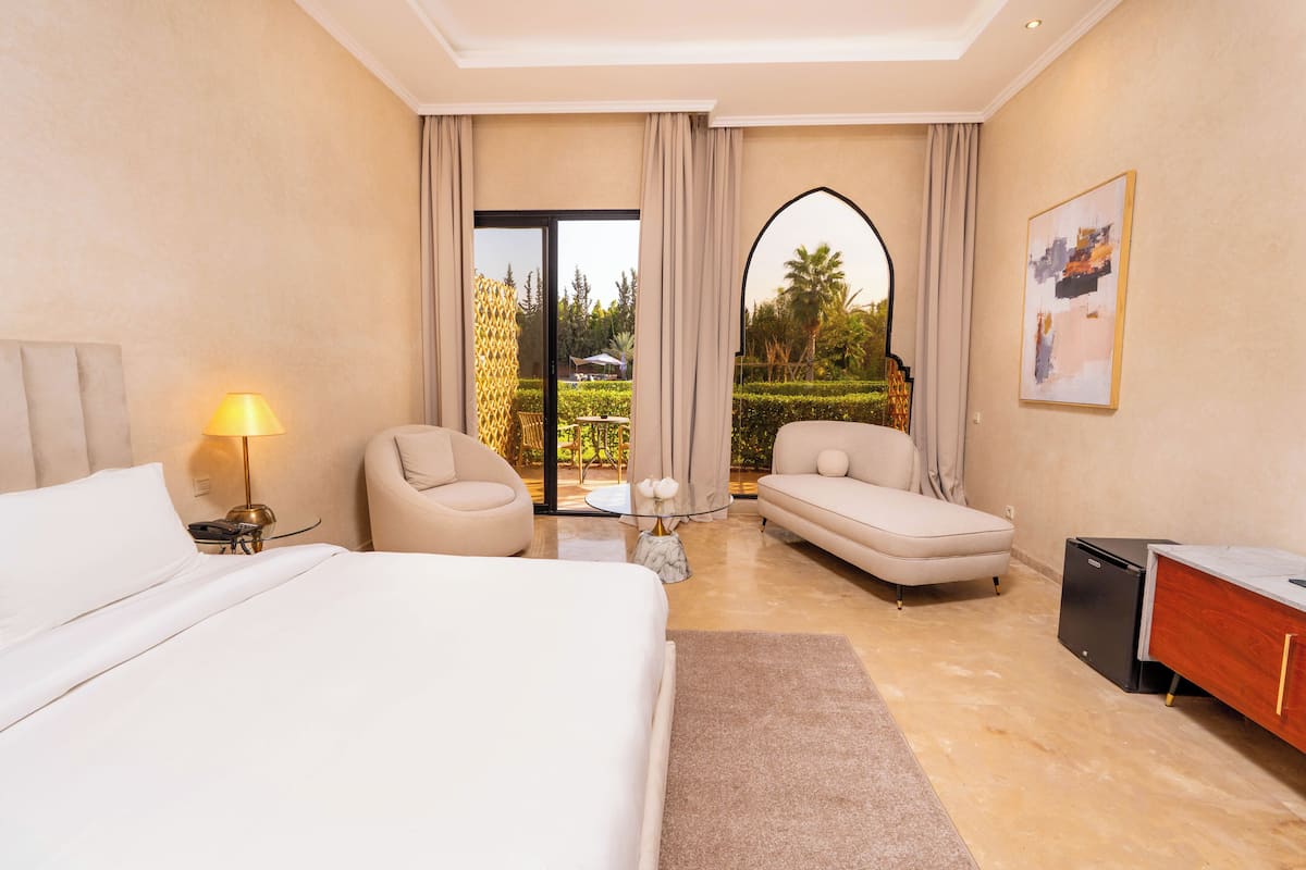 Junior Room | Premium bedding, pillow-top beds, minibar, in-room safe