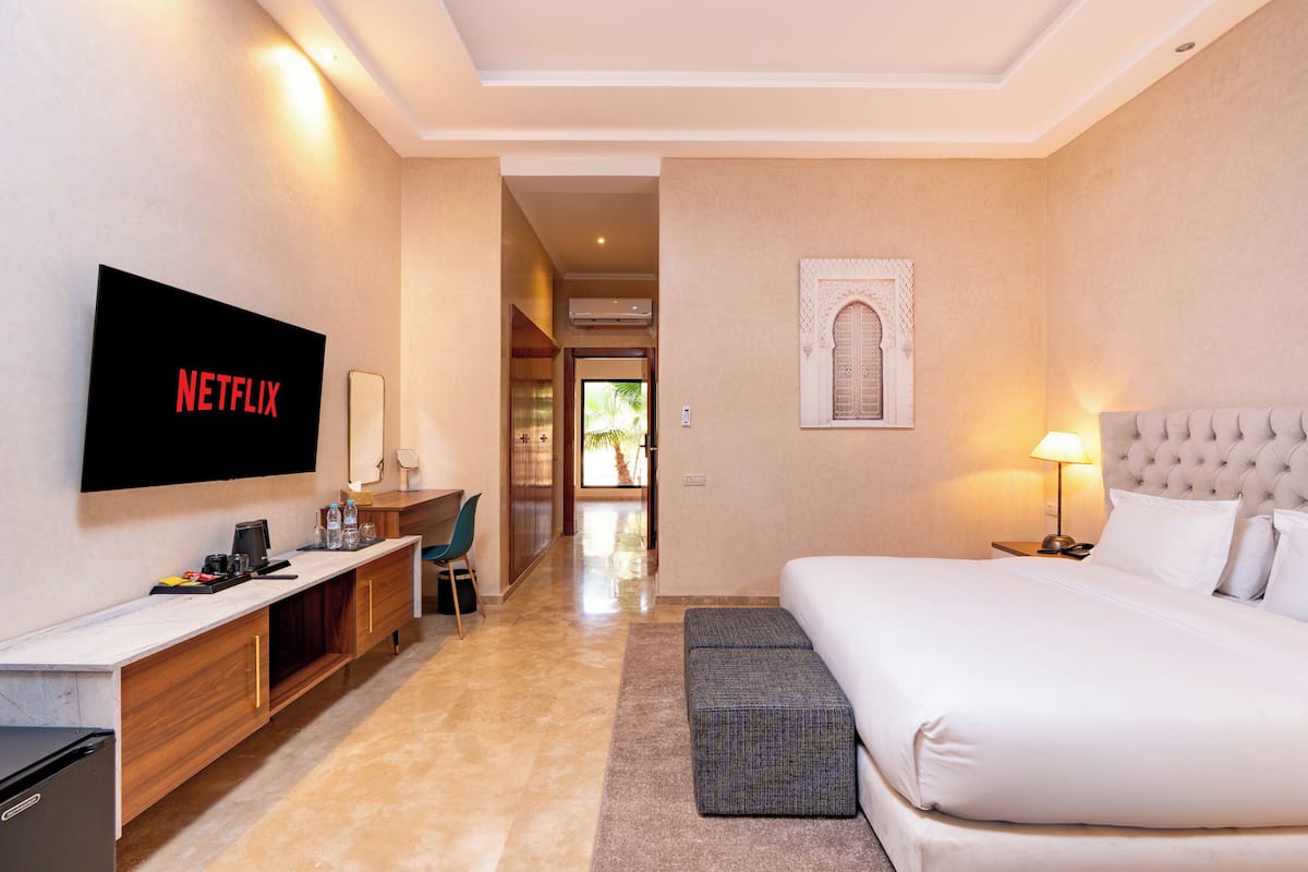 Deluxe Double Room | 1 bedroom, premium bedding, pillowtop beds, minibar