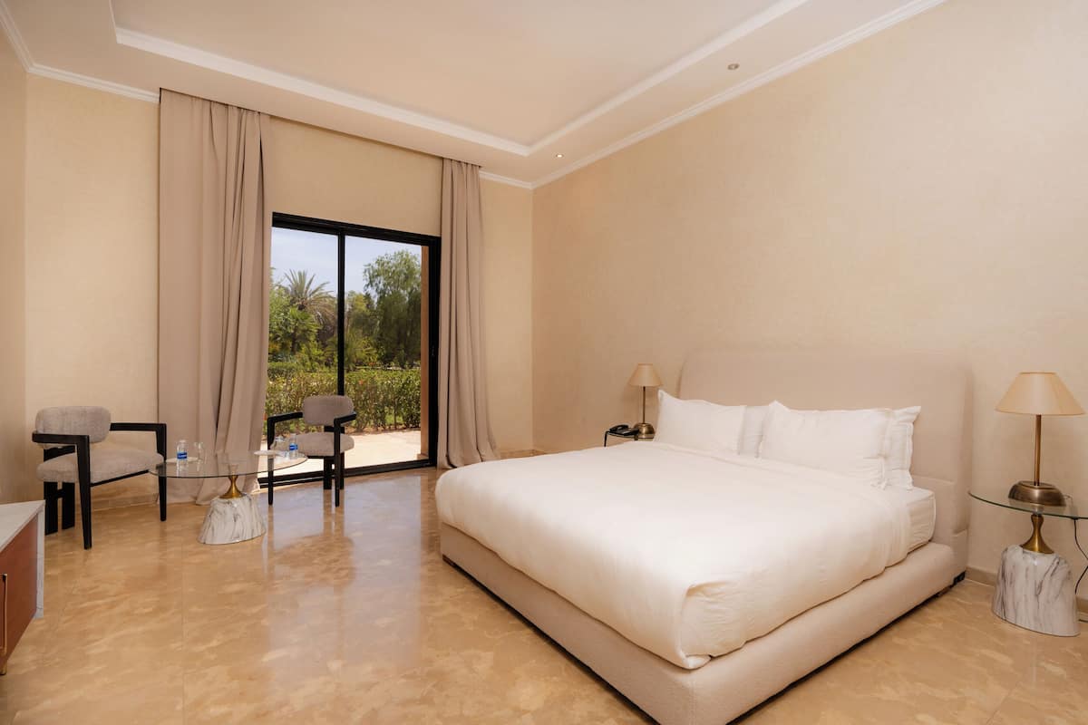 Chambre Double | 1 chambre, literie de qualité supérieure, surmatelas, minibar