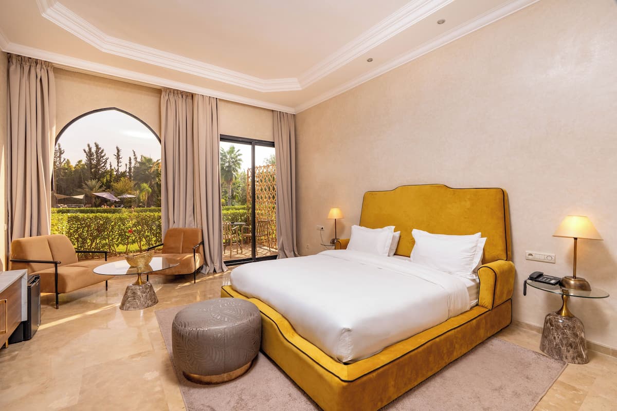 Comfort Double Room, 1 King Bed | 1 bedroom, premium bedding, pillowtop beds, minibar