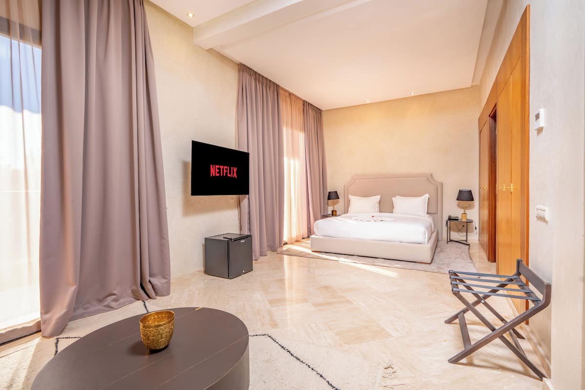 Family Suite, Balcony, Pool View | Premium bedding, pillowtop beds, minibar, in-room safe