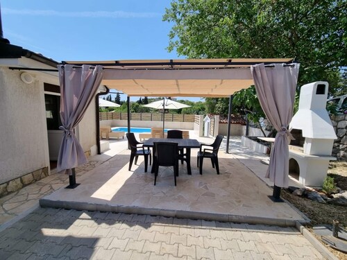 Countryside Holiday Home Marie with Heated Pool - excellent choice for a relaxing family getaway, far from the hustle and bustle of city life