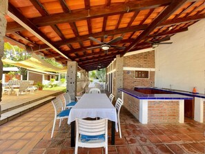 Outdoor dining