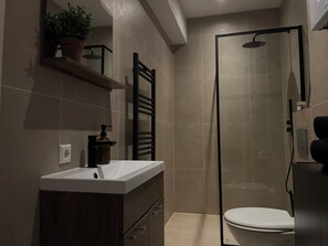 Handtücher, Toilettenpapier