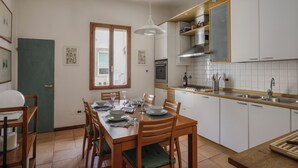 Unclassified image, 5 of 20, button - Charming Apartment in Oltrarno (Florence)