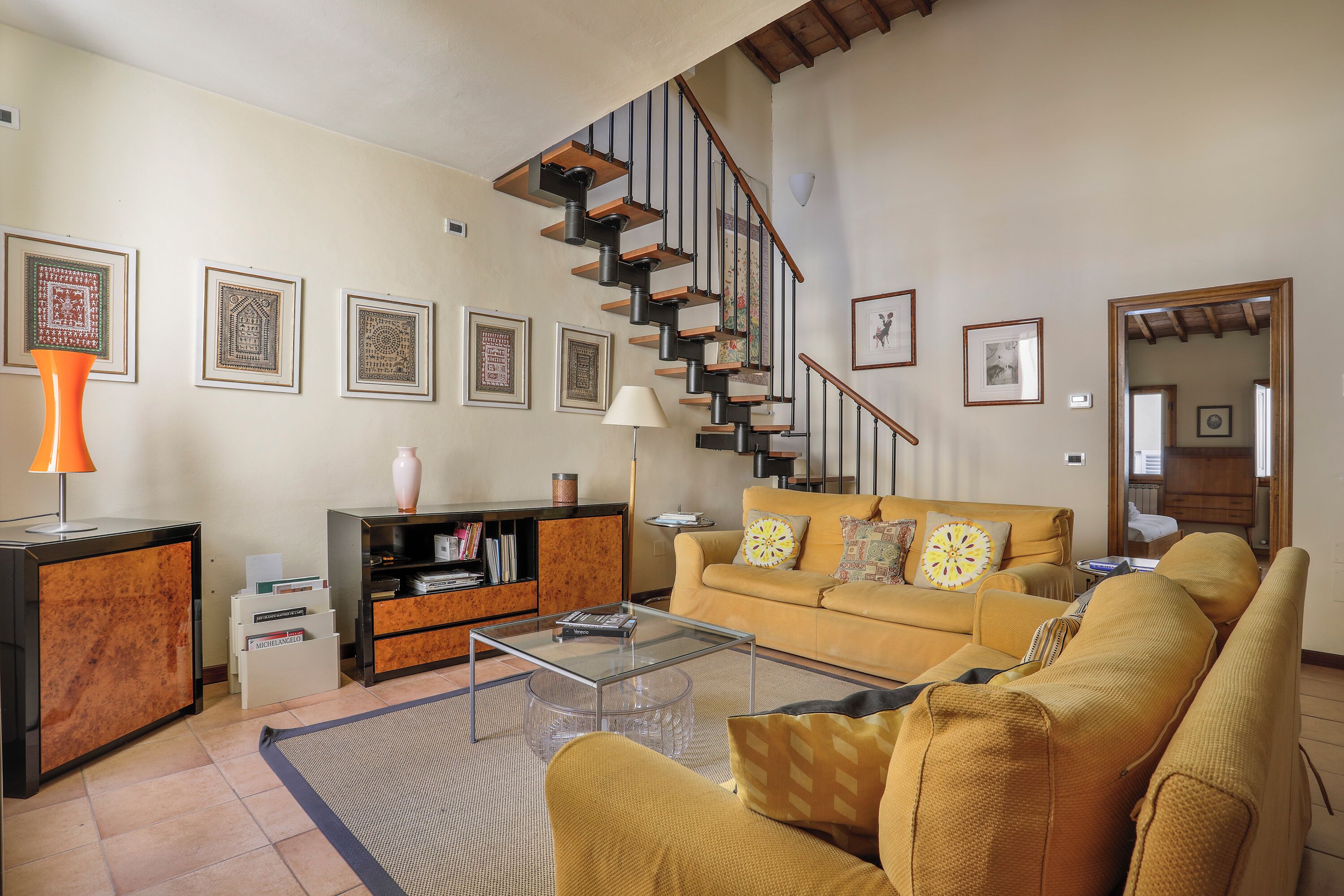 Classic Apartment | Living area