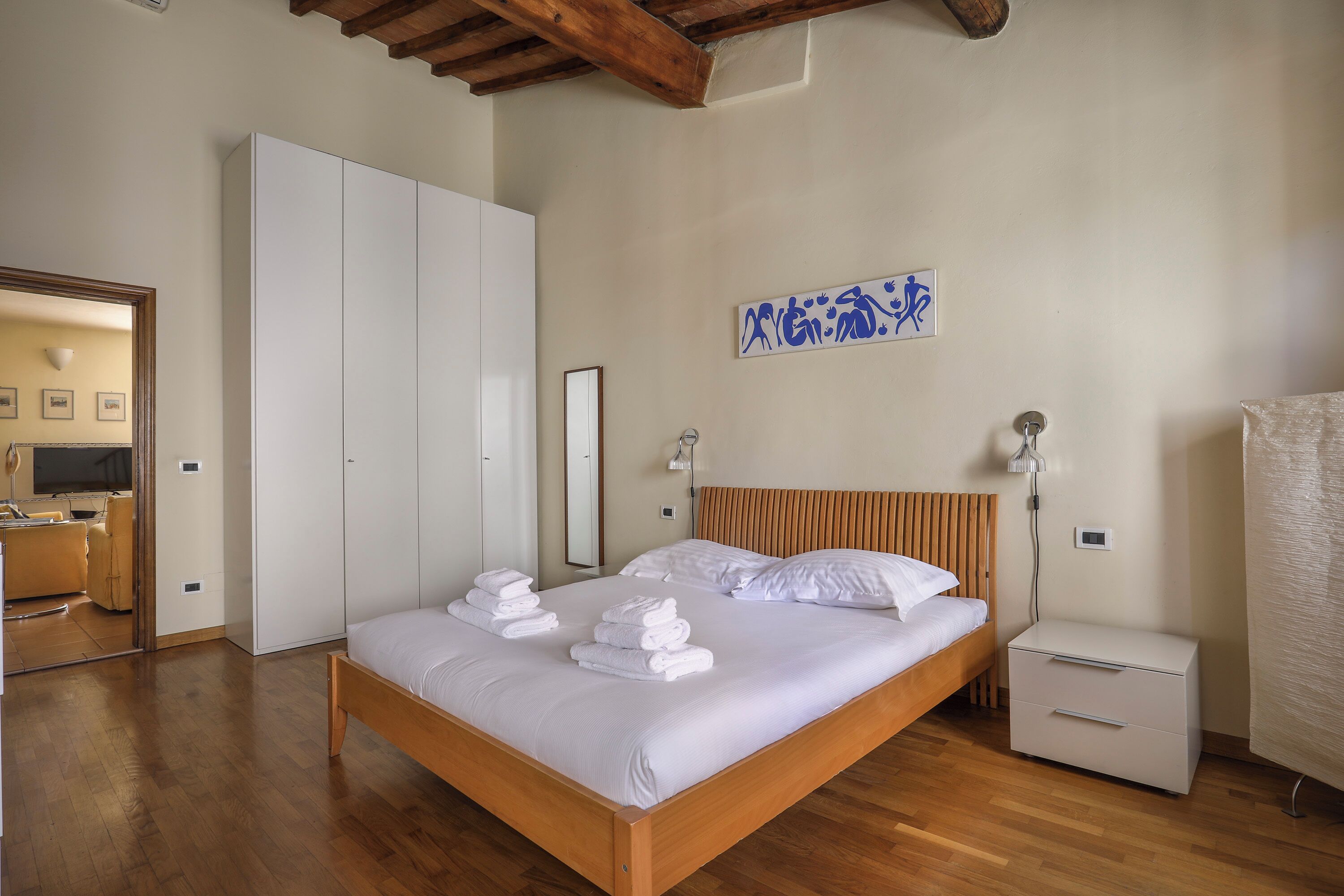 Classic Apartment | 2 bedrooms, free WiFi