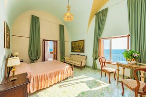 7 bedrooms, rollaway beds, bed sheets - Villa Costa degli Dei  (Furore)