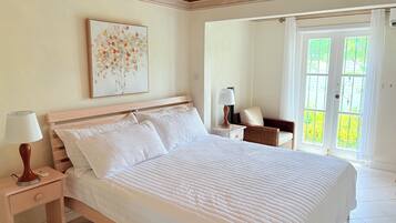 2 bedrooms, desk, iron/ironing board, WiFi