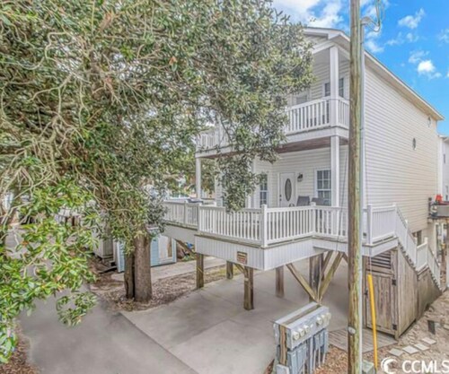 Beach house two minutes walk from the beach Ocean Lakes houes 1125