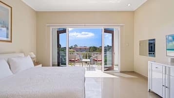 2 Schlafzimmer, Schreibtisch, Bügeleisen/Bügelbrett, Reisekinderbett