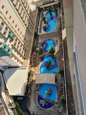 3 piscinas al aire libre
