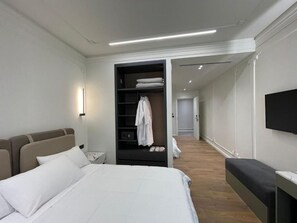 Family Room with Side Sea View | Soundproofing, bed sheets