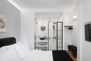 4 bedrooms, Egyptian cotton sheets, premium bedding, memory-foam beds - Athens Golden Light Premium Residence (Athens)