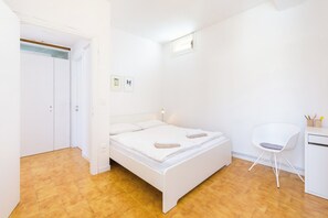 1 sovrum, strykjÀrn/strykbrÀda, gratis wi-fi och sÀngklÀder