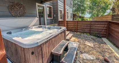 Alpenglow Escape/4 Bedroom In Town Luxury W/Hot Tub! Walk to it All!