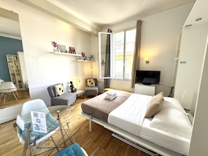 Iron/ironing board, free WiFi, bed sheets