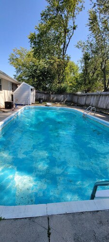  2-bedroom available in a shared home with WiFi, AC, and a Inground pool to use.