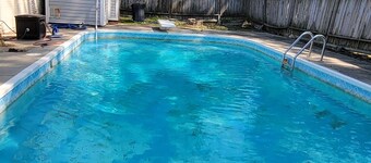  2-bedroom available in a shared home with WiFi, AC, and a Inground pool to use.