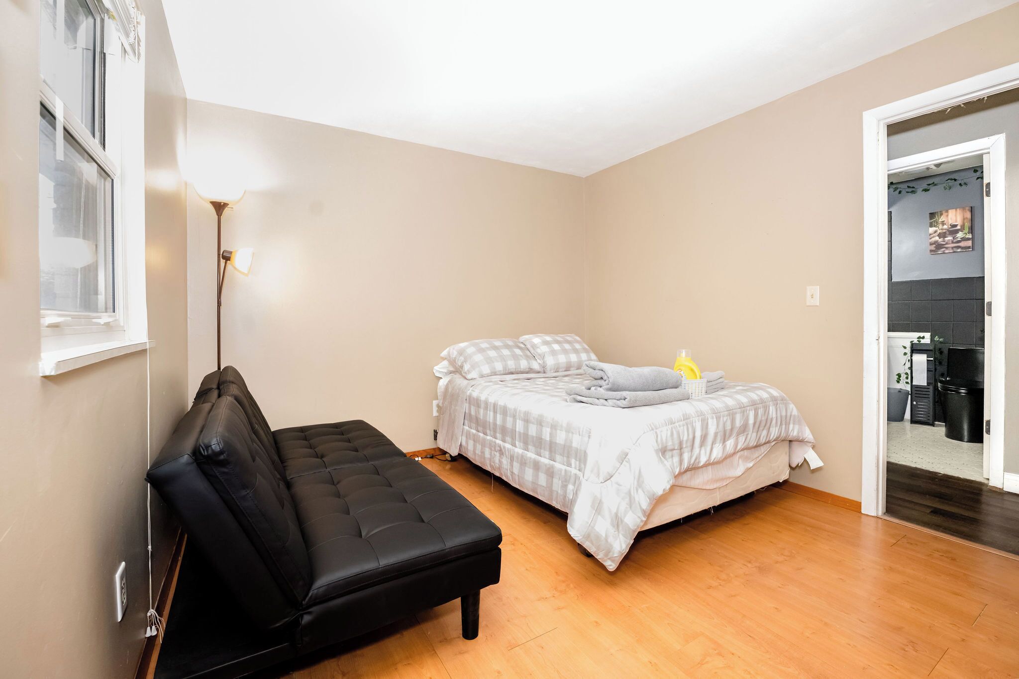 2 dormitorios, tabla de planchar con plancha, wifi