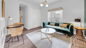 Living area - 1-Bedroom City Sophistication: Unwind in Style! (London)