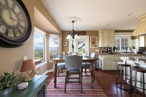 House | 3 bedrooms - Olive Ranch by Avantstay Enjoy Sunsets Over the Valley 4 5 Acre Ranch Home (Paso Robles)