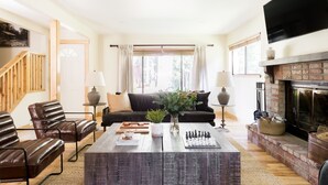 House - Cedar by Avantstay Ski Season Home w Ping Pong (Carnelian Bay)