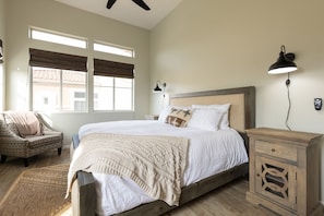 Apartment | 3 bedrooms - Eucalyptus by Avantstay Stunning Scottsdale Home w Communal Pool Hot Tub (Scottsdale)