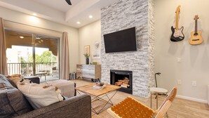 Apartment - Eucalyptus by Avantstay Stunning Scottsdale Home w Communal Pool Hot Tub (Scottsdale)