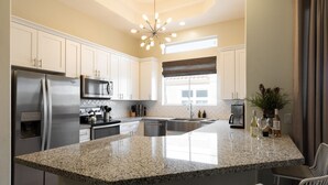 Apartment - Eucalyptus by Avantstay Stunning Scottsdale Home w Communal Pool Hot Tub (Scottsdale)