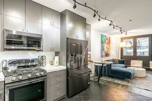 2 bedrooms - New San Juan 303 by Avantstay Modern Penthouse w Deck Overlooking Main Street (Telluride)
