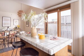 House | 4 bedrooms - Marigold by Avantstay Warm Stylish Home in Wine Country w Pool (Santa Rosa)