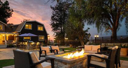 Chateau Syrah by Avantstay Picturesque Estate w Pool Hot Tub Pool Table Table Tennis New Pickleball Court Basketball Hoop