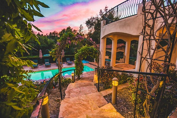 Villa | 7 bedrooms - De Luz by Avantstay 5 Acre Estate w Lake Pool Hot Tub (Temecula)
