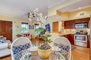 House | 2 bedrooms - Tumi s Time Out by Avantstay Heart Of Old Town w Shared Pool Month Long Stays Only (Key West)