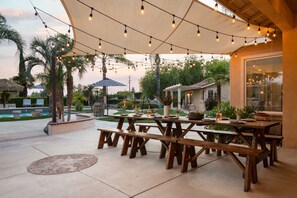 Villa - Villa Verdot by Avantstay Spectacular 6 BR Estate w Pool Hot Tub Tennis B-ball Courts (Temecula)