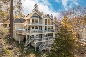 House | 6 bedrooms