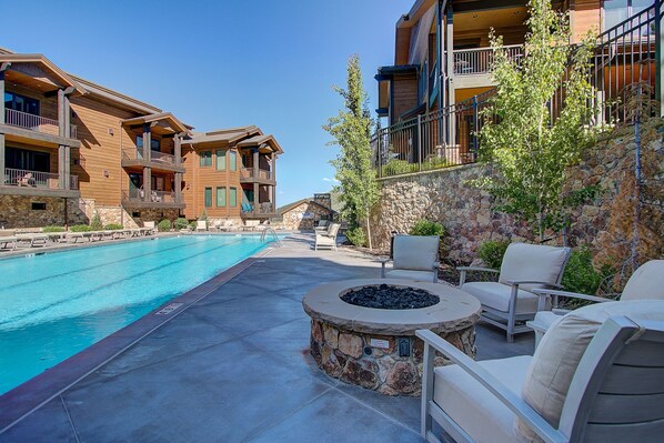 House | 3 bedrooms - Juniper Landing 3 Bedroom by Avantstay Condo in Park City Mountain Resort w Pool Hot Tub Gym (Park City)