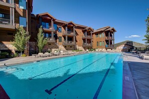 House | 3 bedrooms - Juniper Landing 3 Bedroom by Avantstay Condo in Park City Mountain Resort w Pool Hot Tub Gym (Park City)