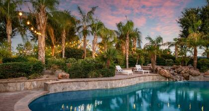 Villa Verbena by Avantstay Expansive Estate w B-ball Court Pool Spa Entertainer s Yard