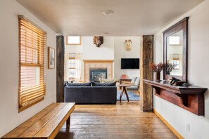 10 bedrooms - Holly by Avantstay In the Heart of Breckenridge w Hot Tub Game Room Roof Top Patio (Breckenridge)