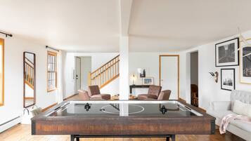 House | 10 bedrooms