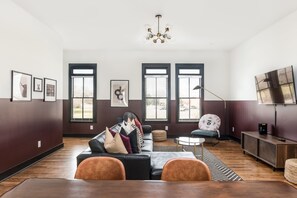 Room - Kitty by Avantstay Charming 4BR Condo in Heart of Nashville (Nashville)