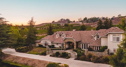 La Barrique by Avantstay Secluded 14 Acre Estate w Vball Pool