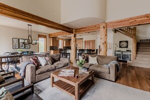 House | 5 bedrooms - Conifer by Avantstay Secluded Cabin Amongst the Trees w Hot Tub (Park City)
