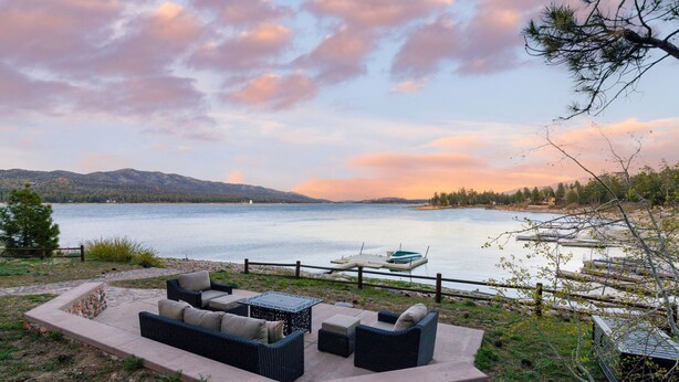 Unclassified image, 1 of 43, button - Shoreline Lakehouse by Avantstay Majestic Lakefront Cabin w Hot Tub Fire Pit (Big Bear Lake)