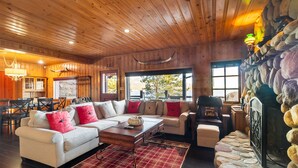 Unclassified image, 5 of 43, button - Shoreline Lakehouse by Avantstay Majestic Lakefront Cabin w Hot Tub Fire Pit (Big Bear Lake)