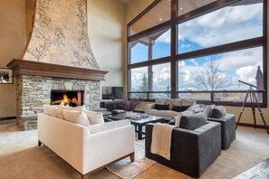 House | 6 bedrooms - High Meadow by Avantstay Alpine Views w Indoor Pool Hot Tub Open Floor Plan (Park City)
