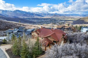 House | 6 bedrooms - High Meadow by Avantstay Alpine Views w Indoor Pool Hot Tub Open Floor Plan (Park City)